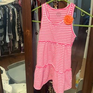 Adorable little girls Carters dress 👗 size 6